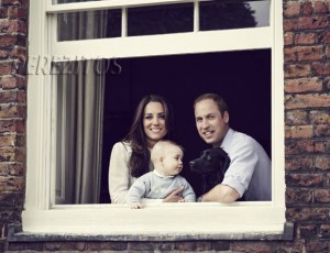 prince-william-kate-middleton-pose-in-a-brilliant-photograph-with-prince-george__oPt